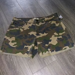 Coumaflage women shorts size 30 waist